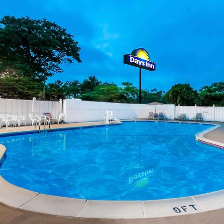 Days Inn By Wyndham Танерсвил Екстериор снимка